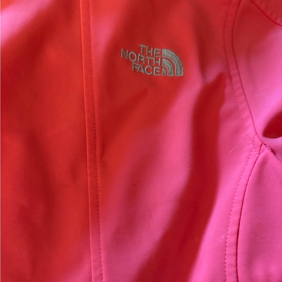 The North Face Women's Coral Utility Soft-Shell Jacket - Picture 4 of 6